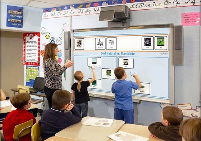 استخدام وسائل تعليميّة: